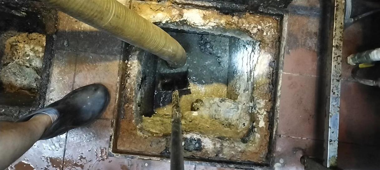 多伦污水池清理一般都有毒气，怎么预防中毒呢？