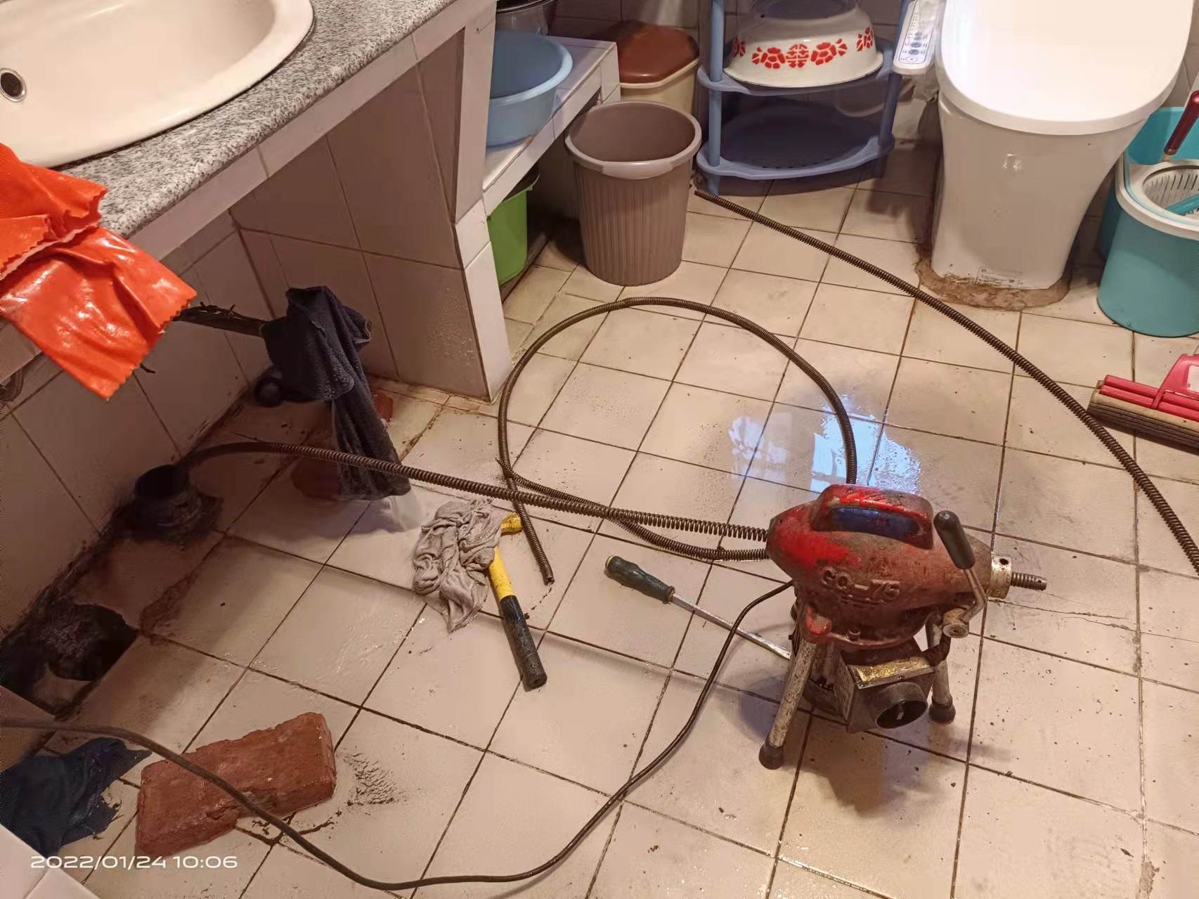 多伦疏通厨房下水道，地漏疏通